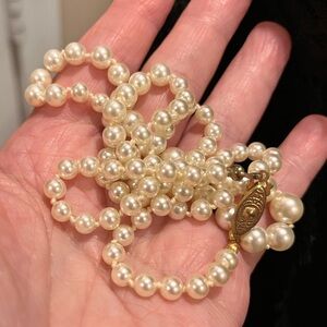 N082 VTG 24”  Knotted Graduated Pearls with Goldtone Box Clasp Safety Latch
